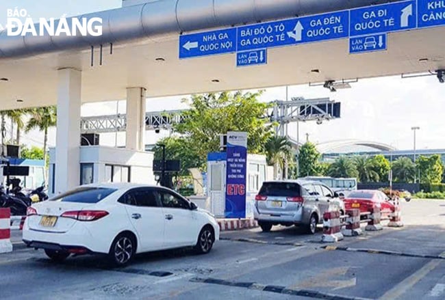 Car route in and out of Da Nang International Airport