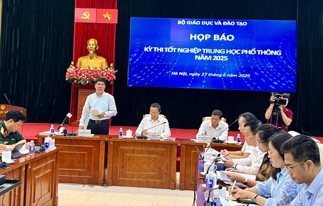 Đề Toán, Tiếng Anh 'khó', Bộ GD&ĐT nói gì? ảnh 1