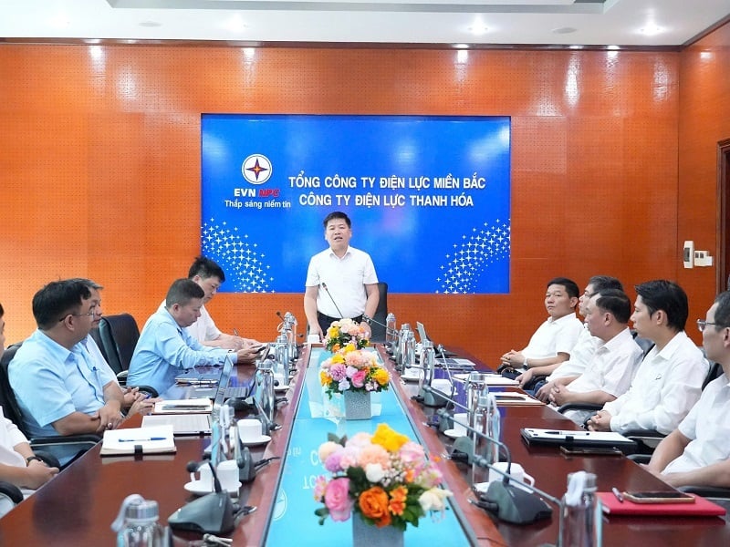 บริษัทไฟฟ้า Thanh Hoa ให้การฝึกอบรมเชิงลึกด้านความปลอดภัยและการดำเนินงานเพื่อตอบสนองต่อรูปแบบใหม่