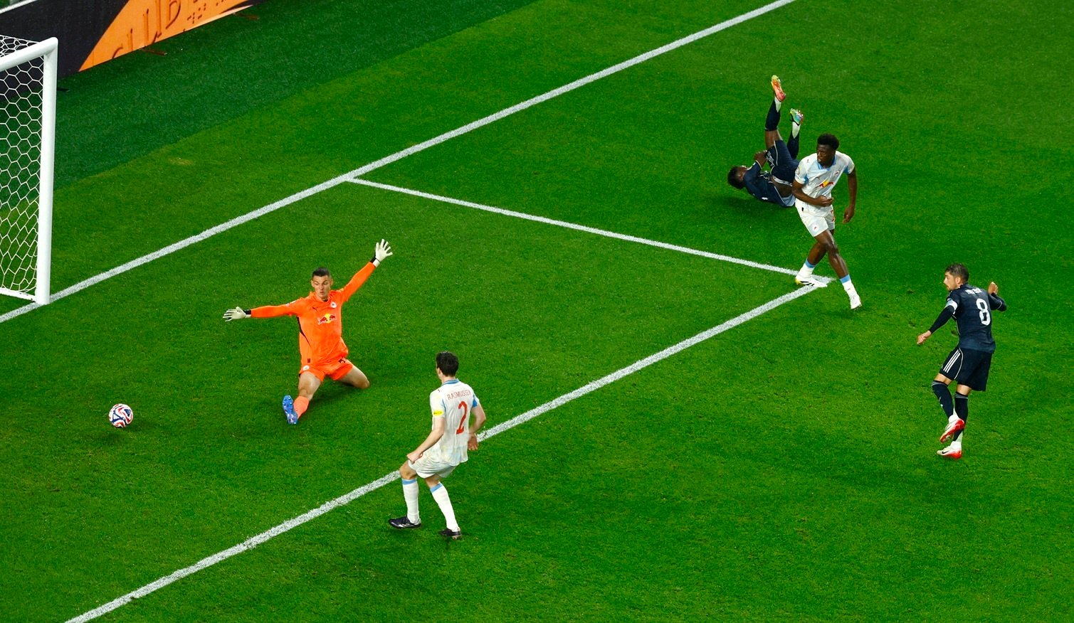 Real dau Salzburg anh 4