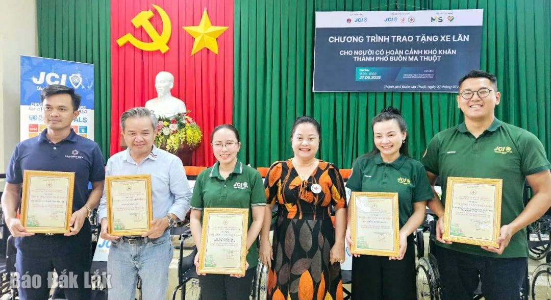 chứng nhận tấm lòng vàng