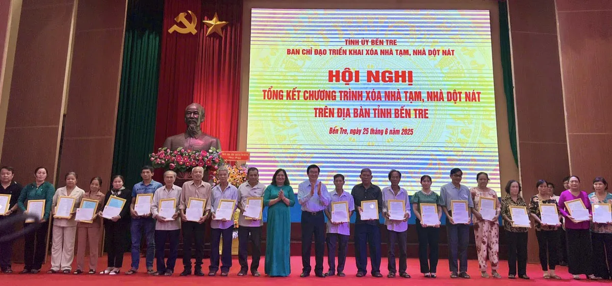 Bến Tre hoàn thành chương trình xóa nhà tạm, nhà dột nát
