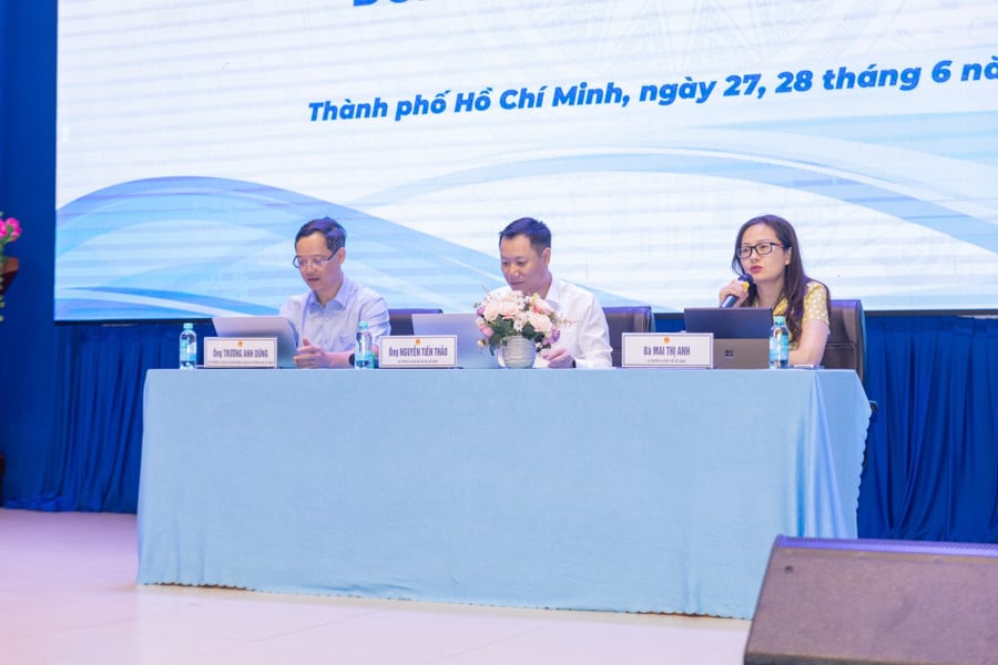 phien-thao-luan.jpg