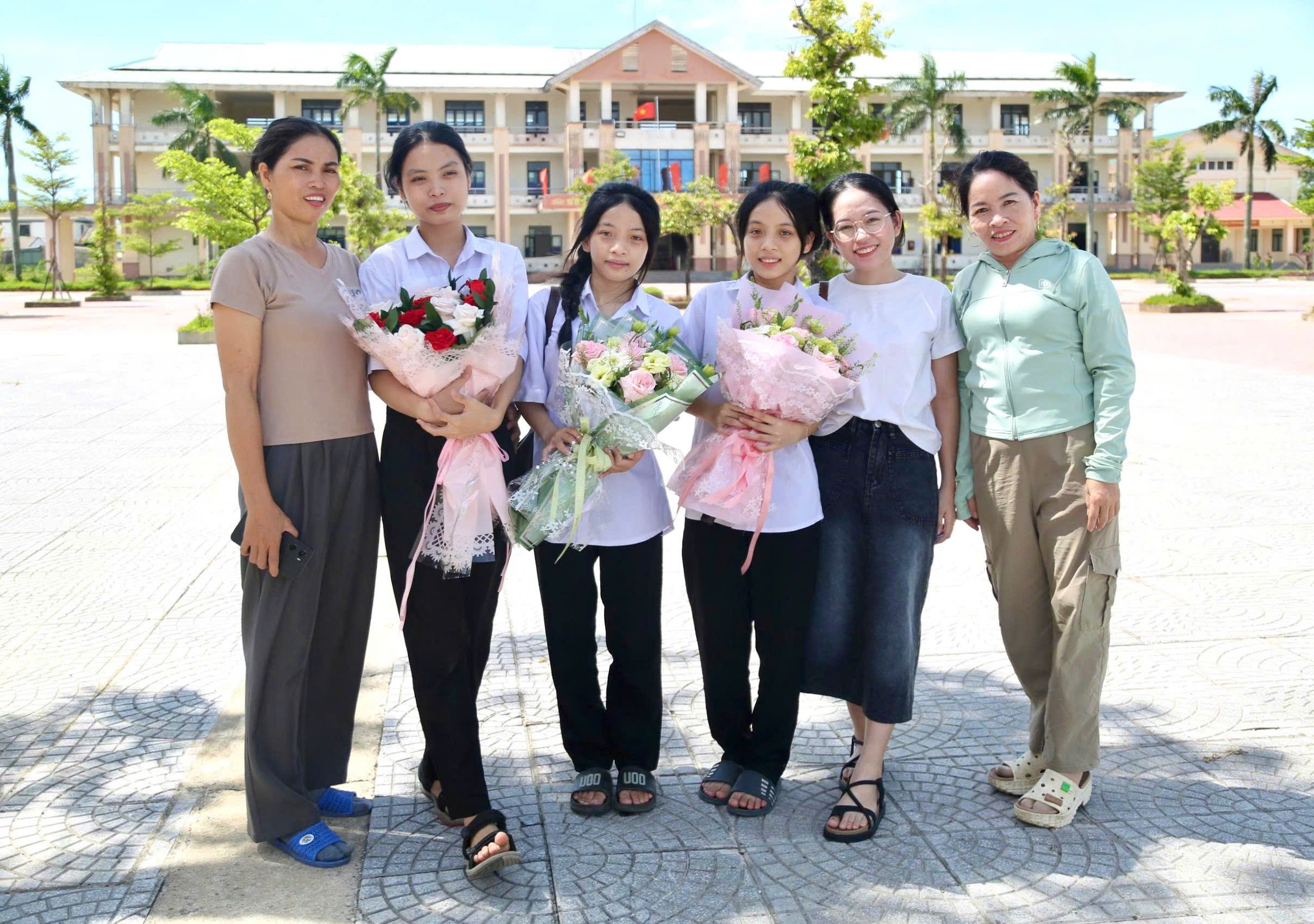 Hơn 8.800 thí sinh hoàn thành bài thi tự chọn kỳ thi tốt nghiệp THPT 