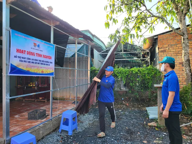 Bí thư Đồng Tháp: Sau xóa nhà tạm sẽ hỗ trợ sinh kế hướng tới không còn hộ nghèo ảnh 1