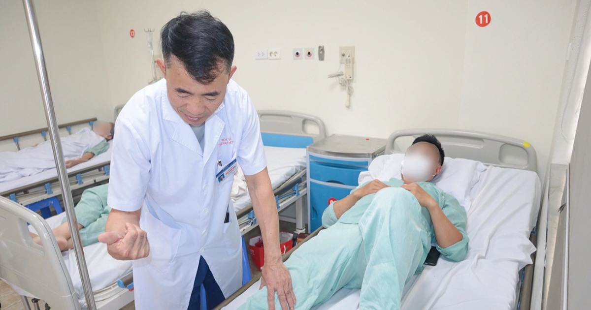 បុរស​អ្នក​ជំងឺ​នៅ​ទីក្រុង​ហាណូយ ហូរ​ឈាម​យ៉ាង​ខ្លាំង បន្ទាប់​ពី​ត្រូវ​ឧបករណ៍​ហោះ​បុក