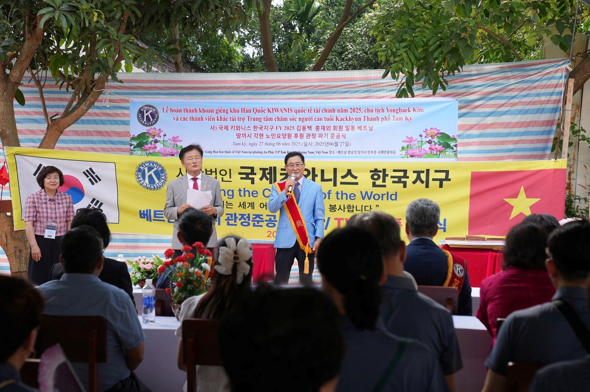 Koreanische-Lotusblume-2(1).jpg