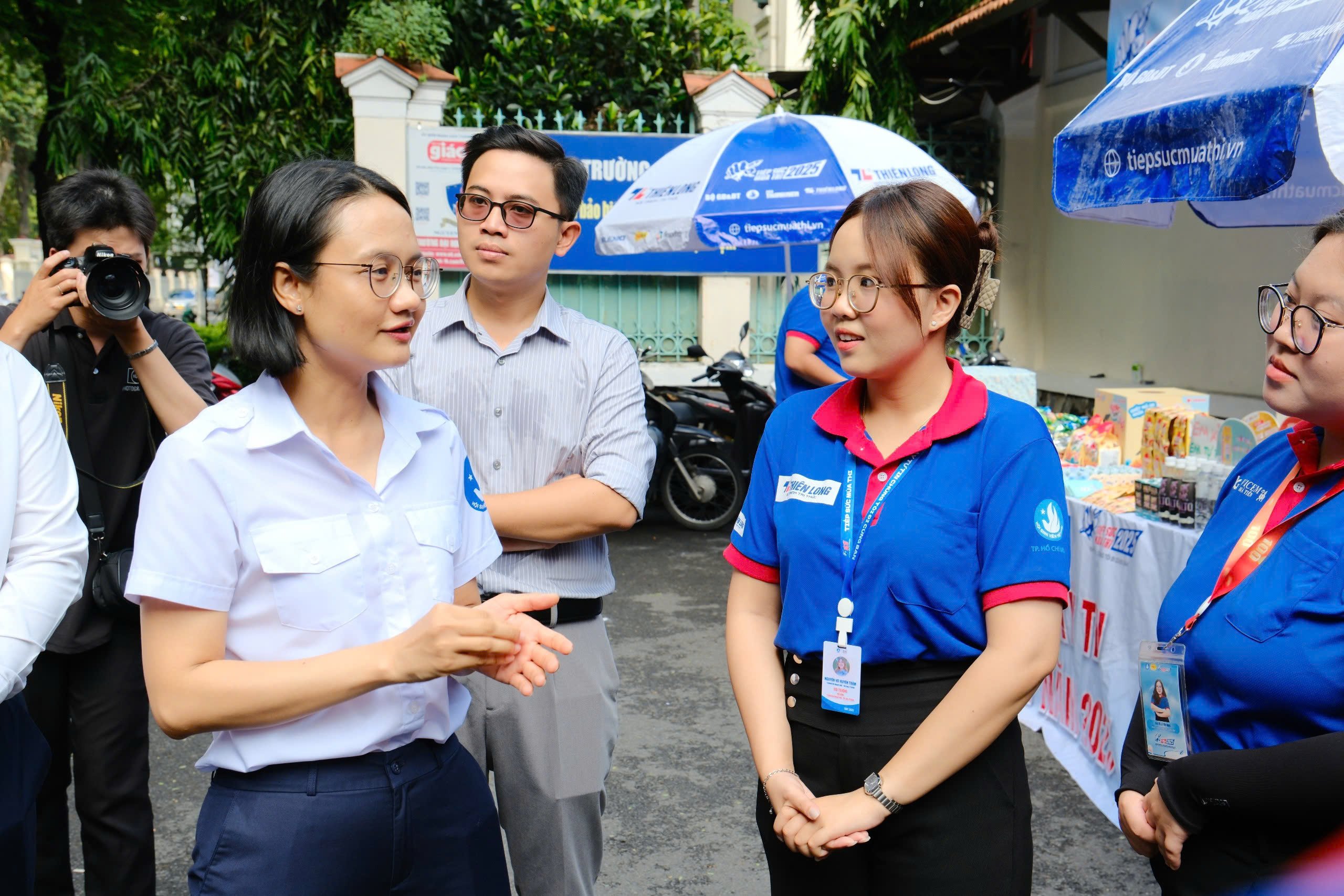 Thi tốt nghiệp THPT 2025: Động viên chiến sĩ tiếp sức mùa thi - Ảnh 2.
