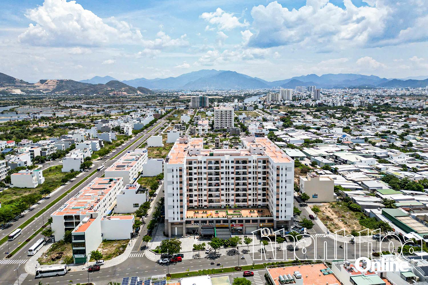 Tòa Chung cư XH1 VCN Phước Long 2.
