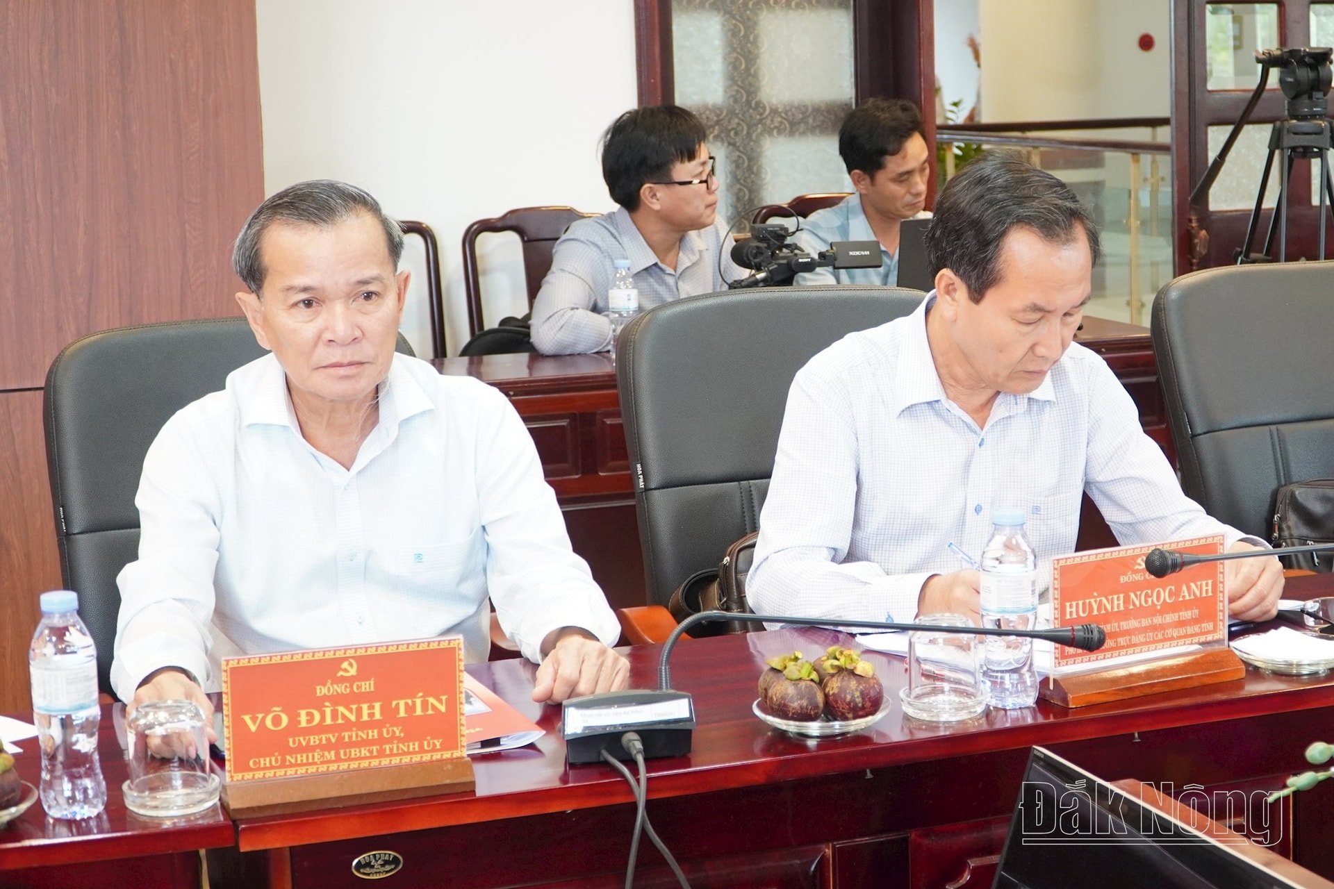 Các đồng chí UVBTV Tỉnh ủy Đắk Nông tham dự tại điểm cầu Tỉnh ủy Đắk Nông