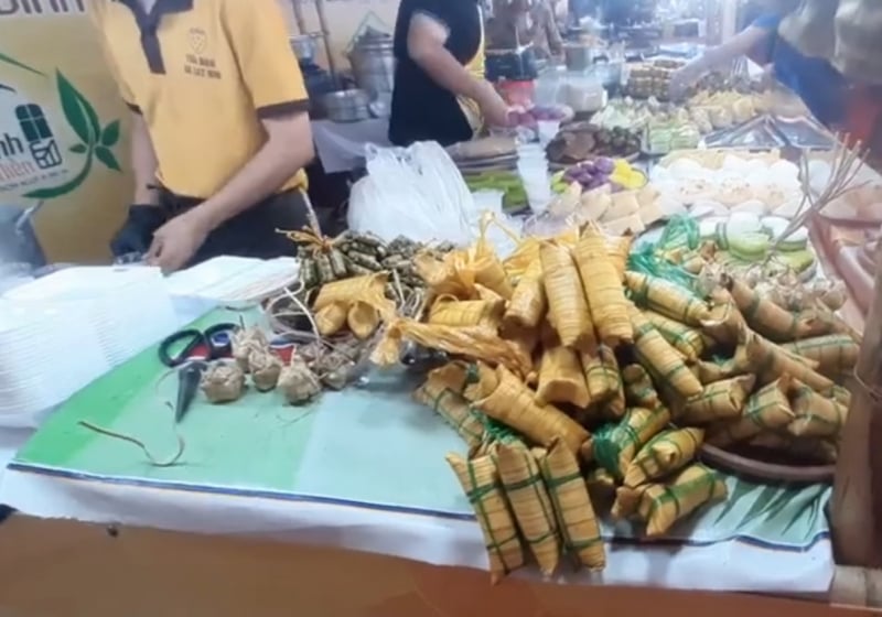 جذابة مع مهرجان الكعك التقليدي في المناطق الثلاث -1