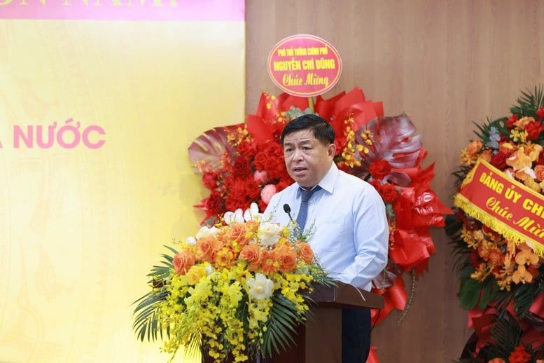 ឧបនាយករដ្ឋមន្ត្រីបានស្នើឱ្យគណៈកម្មាធិការបក្ស SCIC យកចិត្តទុកដាក់ដឹកនាំ និងដឹកនាំការអនុវត្តខ្លឹមសារសំខាន់ៗមួយចំនួនក្នុងអាណត្តិ 2025-2030 - រូបថត៖ VGP/Minh Ngoc