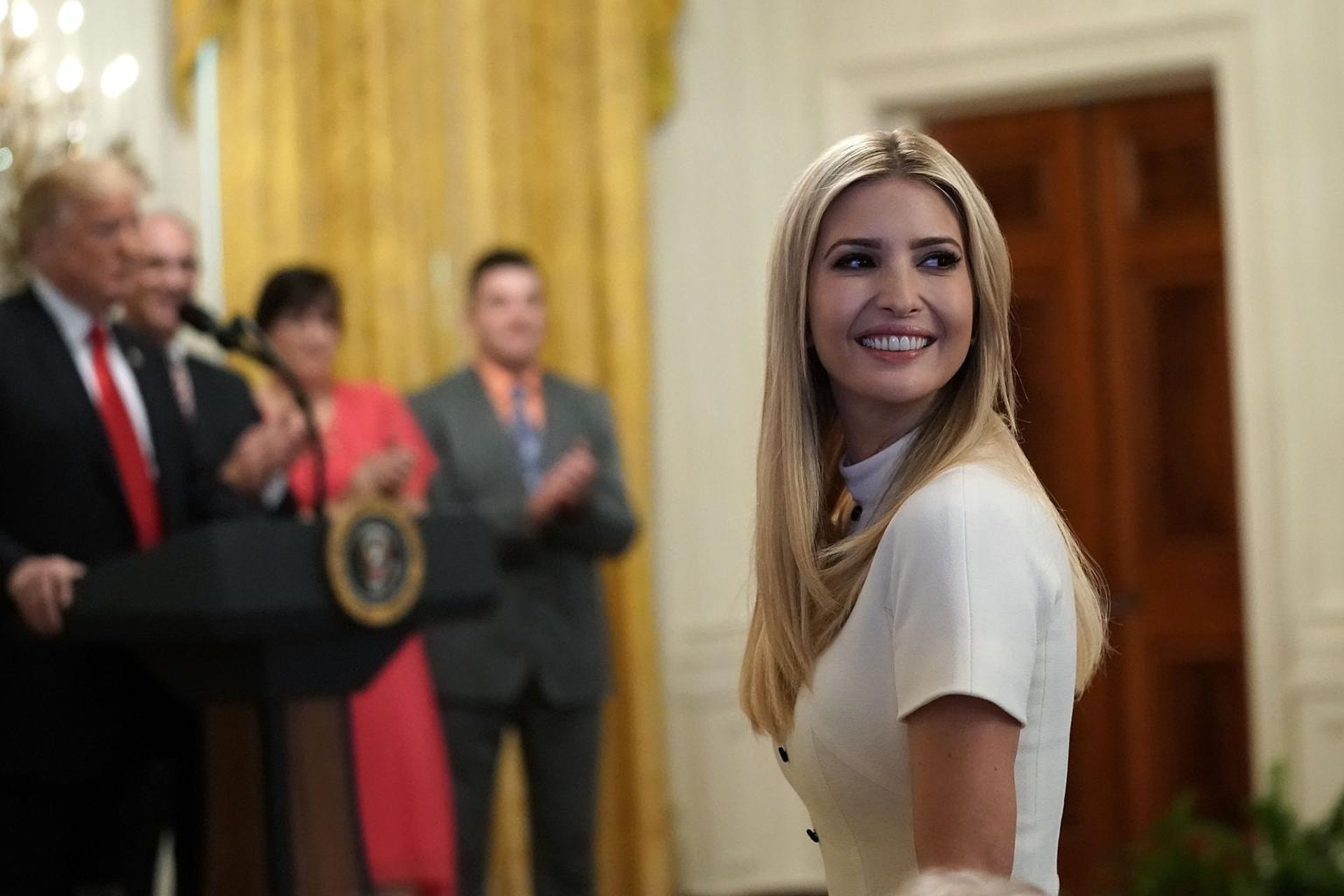 Cháu gái của Tổng thống Mỹ Donald Trump được nuôi dạy khéo léo như thế nào? - 2