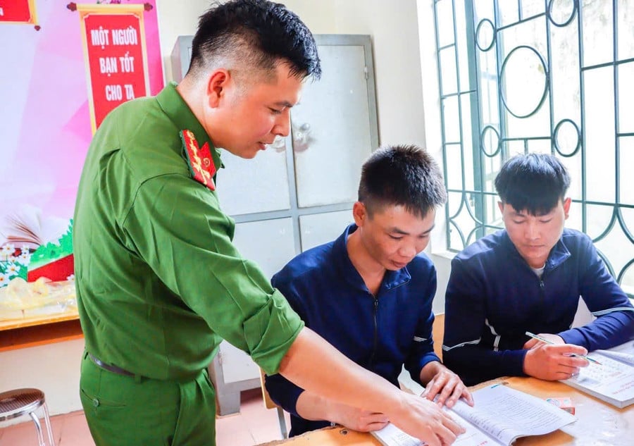 lop-hoc-thap-sang-hy-vong-5.jpg