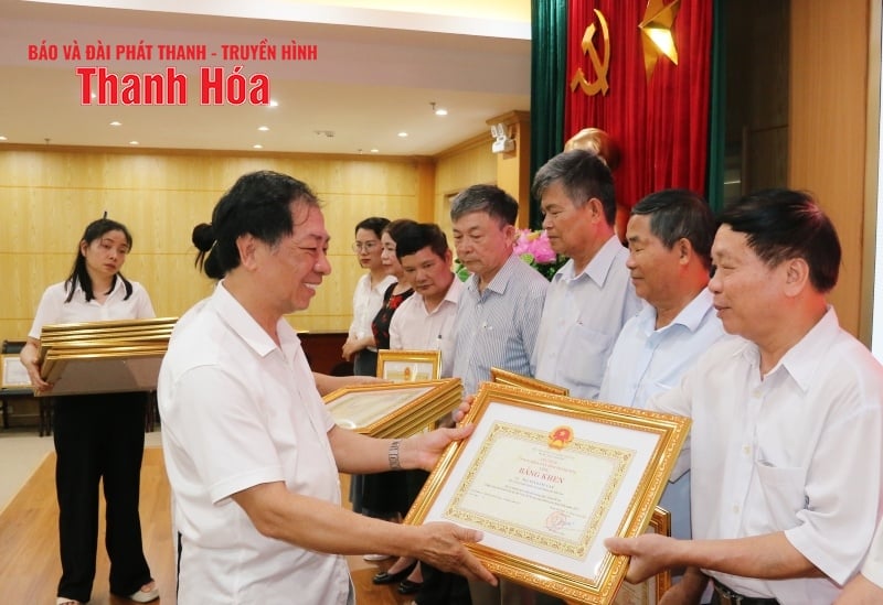 Đẩy mạnh phong trào thi đua yêu nước “Tuổi cao - Gương sáng”