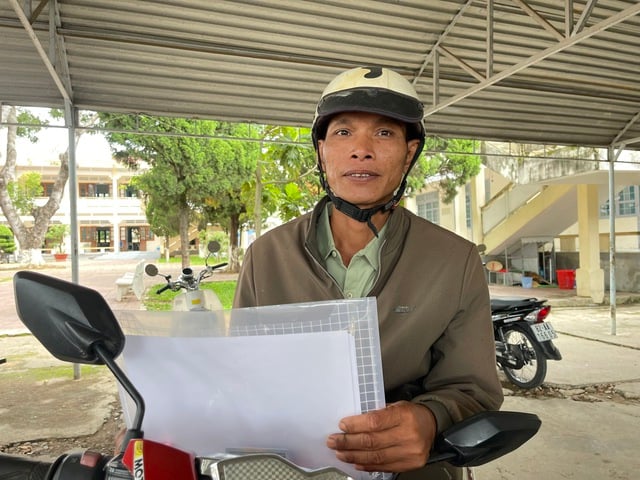 Đi thi tốt nghiệp ở tuổi 40 để viết tiếp giấc mơ còn dang dở - Ảnh 1.