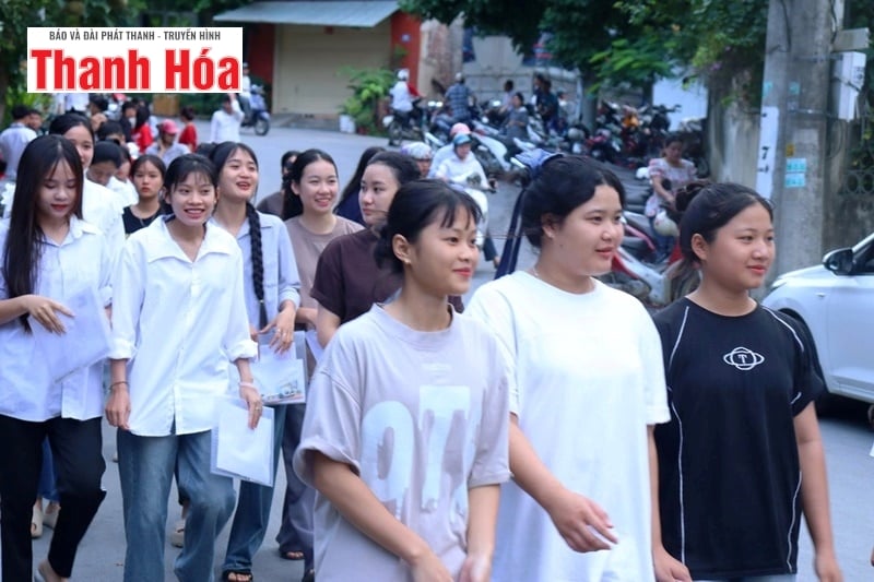 បេក្ខជន Thanh Hoa រំភើបចិត្តនឹងថ្ងៃចុងក្រោយនៃការប្រឡងបញ្ចប់វិទ្យាល័យ