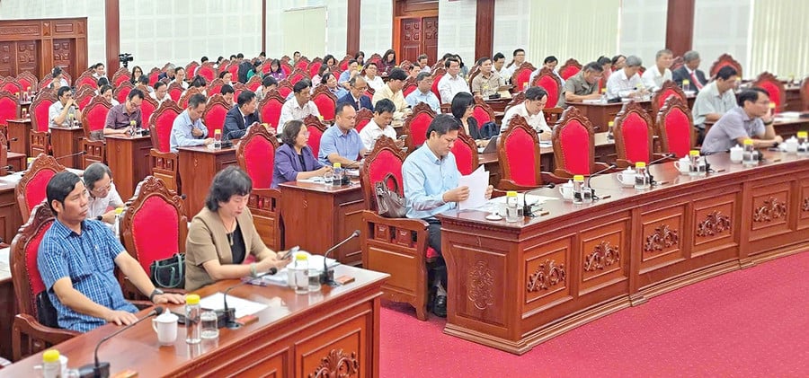 Các đại biểu tham dự Hội nghị lần thứ 20 Ban Chấp hành Đảng bộ tỉnh khóa XVI (mở rộng). Ảnh: Bá Bính