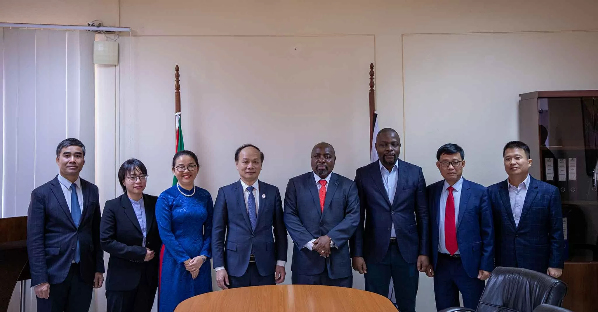 Khai mạc triển lãm ảnh ‘Việt Nam Mozambique: 50 năm đoàn kết và phát triển’