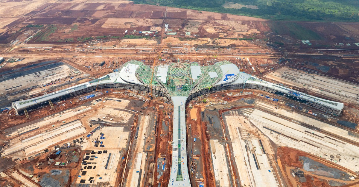 អ្នកជំនាញពិភាក្សាអំពីការជំរុញការតភ្ជាប់ទីក្រុងឡុងថាញ់ - ហូជីមិញ ពីហេដ្ឋារចនាសម្ព័ន្ធដល់តំបន់ទីក្រុងព្រលានយន្តហោះ
