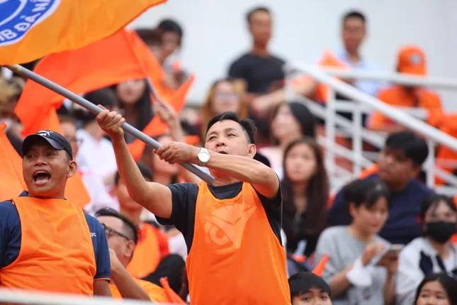 ផ្សាយផ្ទាល់ SHB Da Nang vs Binh Phuoc: Cong Phuong ក្នុងឈុតចាប់ផ្តើម 5