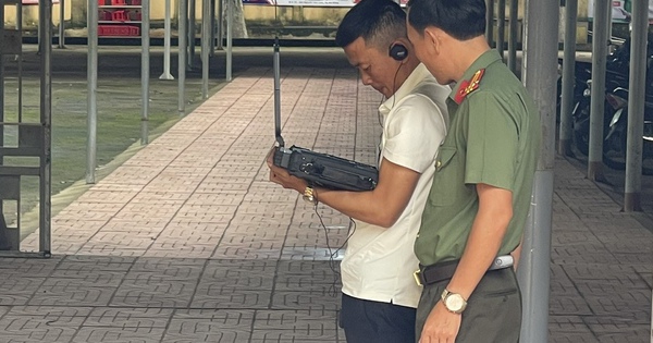 Police scan for strange waves to avoid entering high school graduation exam area