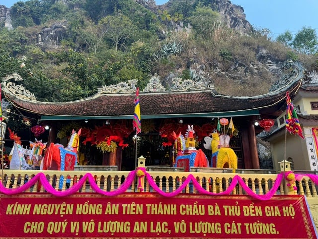 Thanh Hóa: Du lịch trên địa bàn tỉnh tiếp tục có bước phát triển tích cực - Ảnh 1.