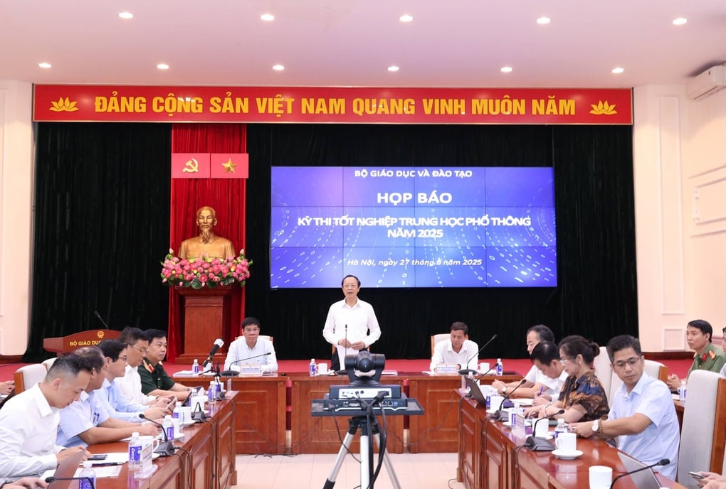 Họp báo kết thúc thi tốt nghiệp THPT 2025: Bộ GDĐT lý giải độ khó đề thi - 1