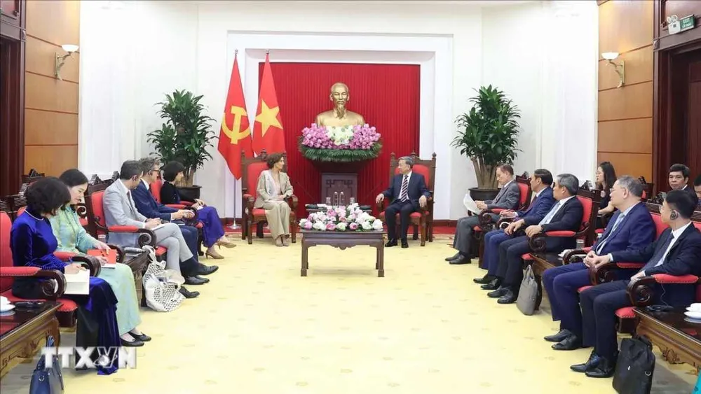 tong-bi-thu-tong-giam-doc-unesco-3.jpg