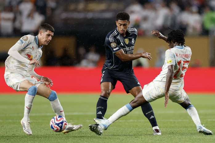 Sao trẻ thăng hoa, Real Madrid thắng tưng bừng 3-0 RB Salzburg - Ảnh 1.