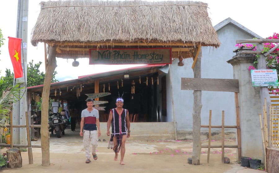 du-khach-den-nut-pham-homestay-cua-gia-dinh-anh-hvinh-nut-duoc-trai-nghiem-khong-gian-dam-da-ban-sac-van-hoa-anh-ngoc-minh.jpg