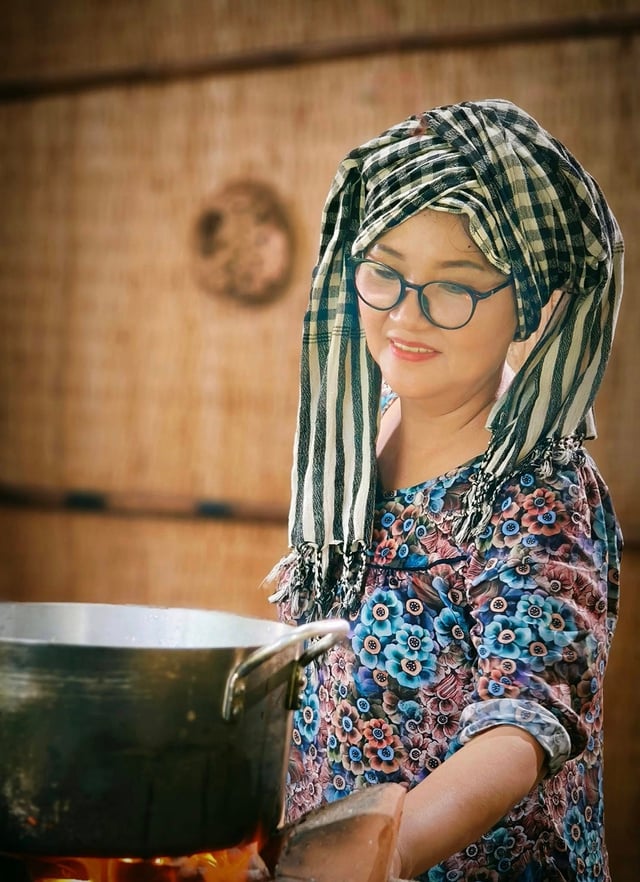 Nghệ sĩ nổi tiếng với video ẩm thực- Ảnh 2.