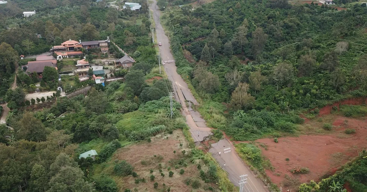 バオロック市バイパスの陥没地域全体に高架道路を建設