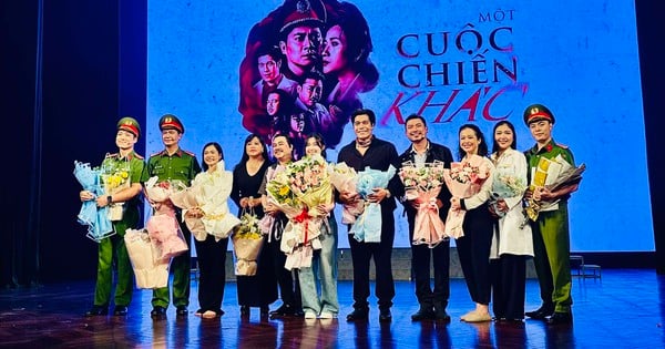 Lâm Vỹ Dạ, Minh Luân tạo ấn tượng manhj tại Hà Nội với vở "Một cuộc chiến khác"