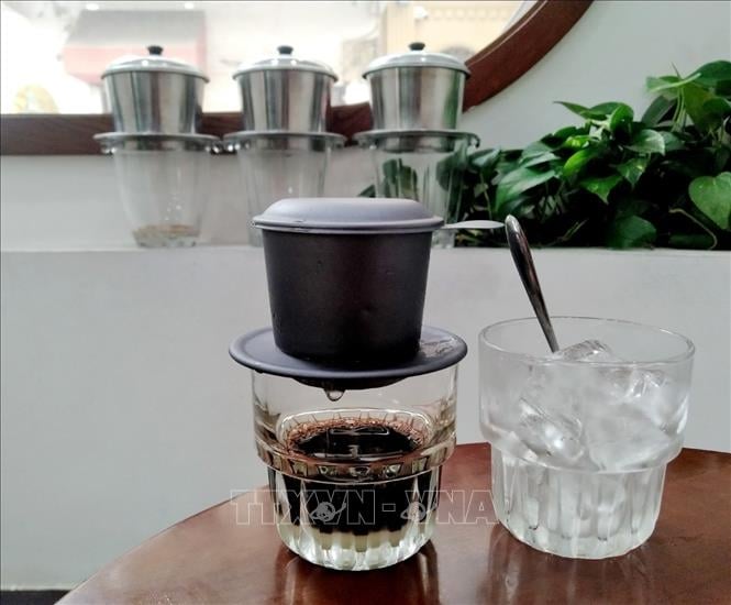 Cà phê buổi sáng kích hoạt 'công tắc' kéo dài tuổi thọ