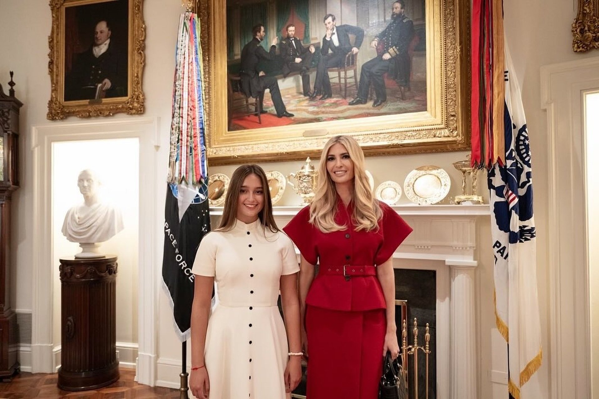 Cháu gái của Tổng thống Mỹ Donald Trump được nuôi dạy khéo léo như thế nào? - 4