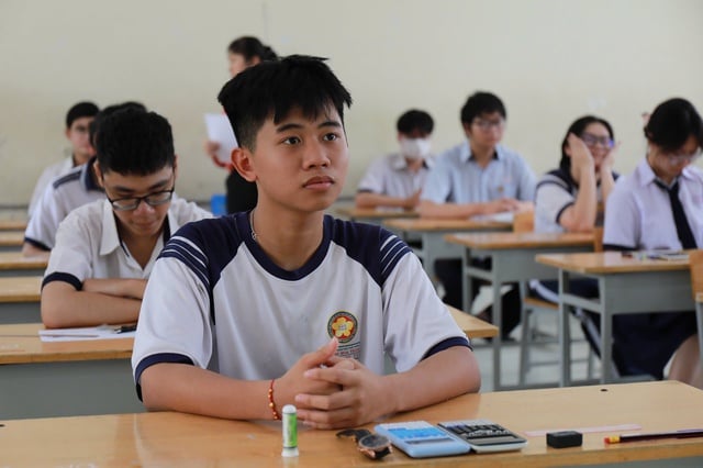 Thi tốt nghiệp THPT 2025: Xem gợi ý giải đề thi môn địa lý tại đây - Ảnh 1.