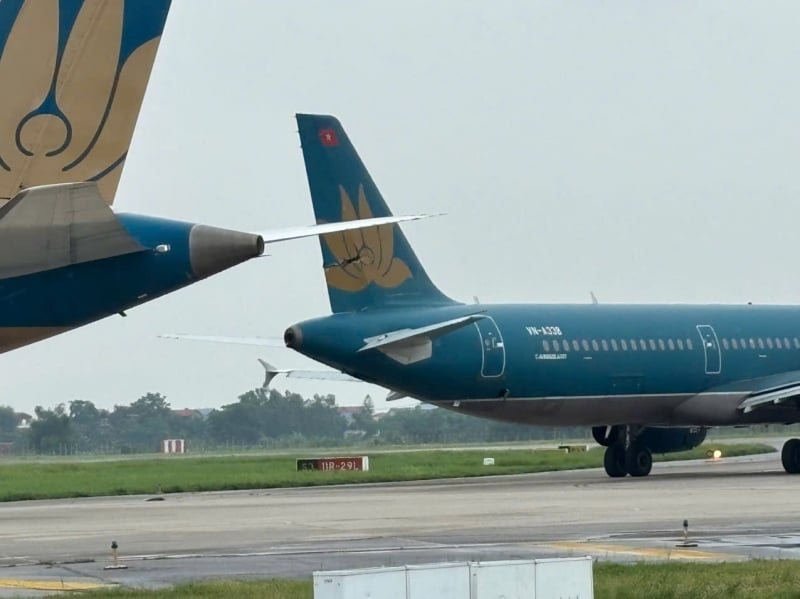 Two planes collided, nearly 400 passengers safe -0