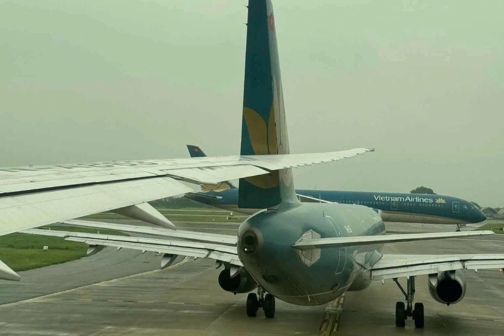 2 máy bay Vietnam Airlines va quệt tại Nội Bài: Hãng nói gì? - 1