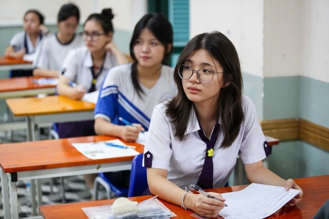 Bộ trưởng GD-ĐT đề nghị bám sát hướng dẫn chấm thi khi sáp nhập tỉnh - Ảnh 1.