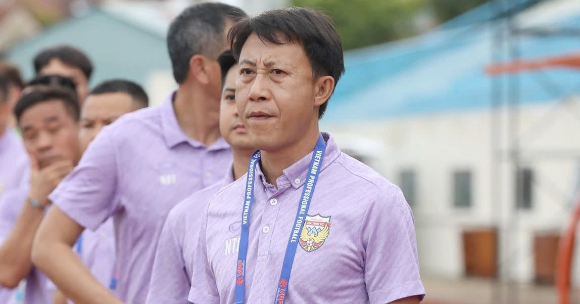 គ្រូបង្វឹក Nguyen Thanh Cong ស្រាប់តែចាកចេញពី Ha Tinh