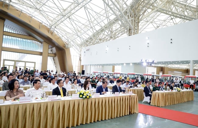 Trung tâm Triển lãm Việt Nam là biểu tượng cho tinh thần đổi mới, phát triển và khát vọng vươn lên trong kỷ nguyên mới - Ảnh 1.