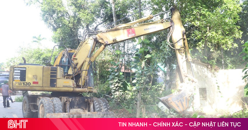 Zwangsenteignung von Grundstücken für das Projekt zur Modernisierung der Nationalstraße 8C in Huong Son