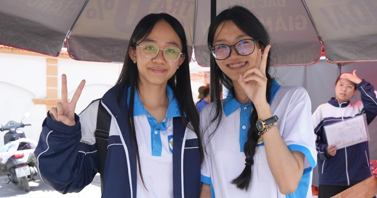 Môn thi tổ hợp: Nhiều thí sinh than khó, có em tự chấm được 8 điểm