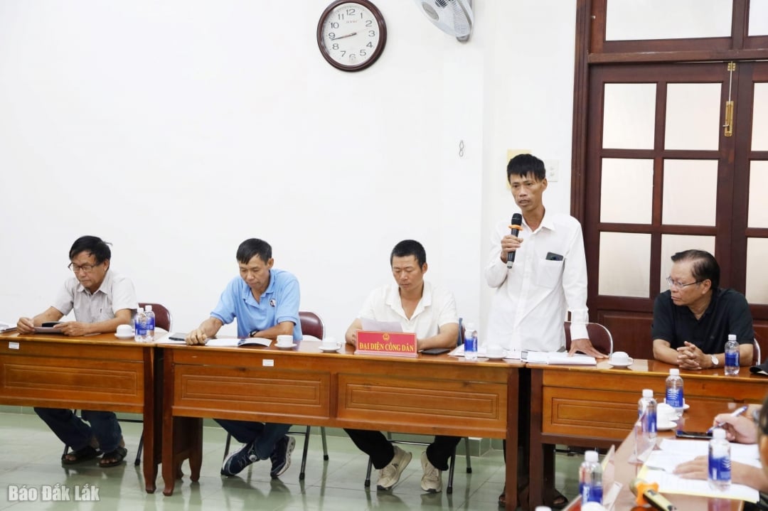 Đại diện các hộ dân tham gia ý kiến.