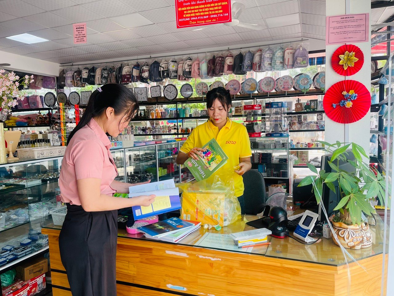 Nhộn nhịp thị trường sách giáo khoa, đồ dùng học tập