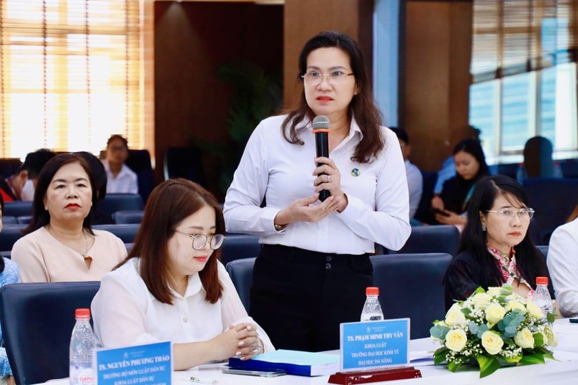 Các đại biểu phát biểu tại Hội thảo Khai thác hiệu quả quyền sở hữu trí tuệ phục vụ phát triển kinh tế - xã hội trong kỷ nguyên vươn mình của Việt Nam.
