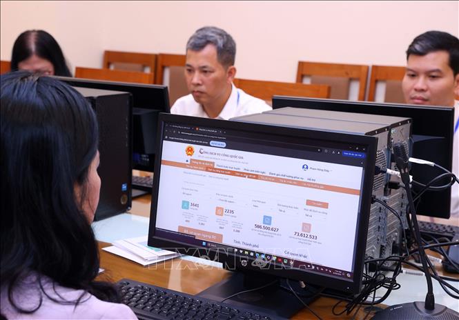 Ban hành Sổ tay hướng dẫn triển khai Kế hoạch số 02 về thúc đẩy chuyển đổi số liên thông, đồng bộ