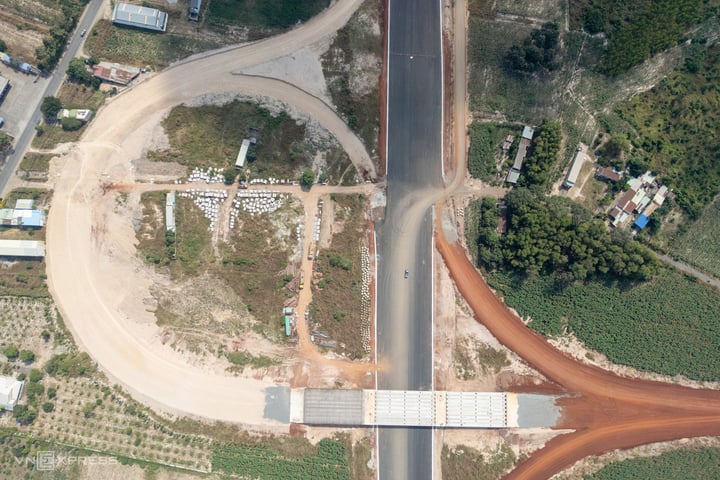 Cao tốc Biên Hoà Vũng Tàu.