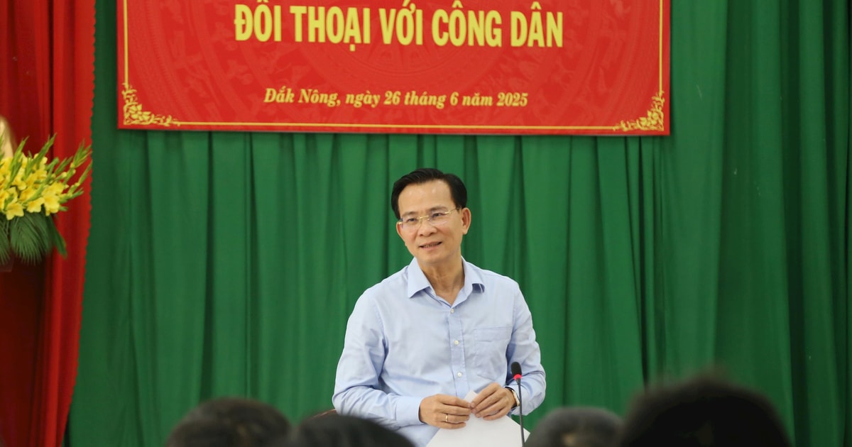 Chủ tịch UBND tỉnh Đắk Nông Hồ Văn Mười đối thoại với công dân